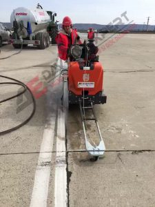 Taiere rosturi in platforma din beton